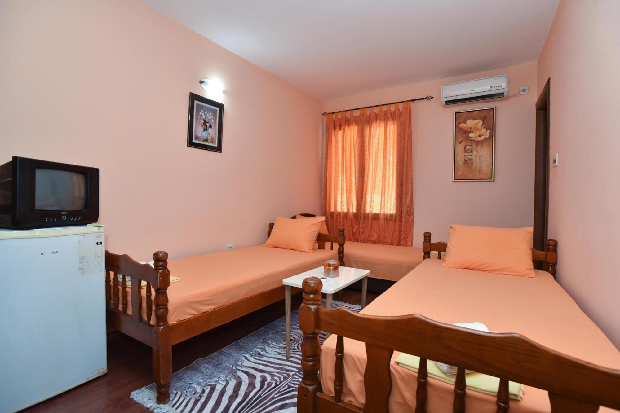 Vila Apartments Lidija Petrovac Exteriör bild